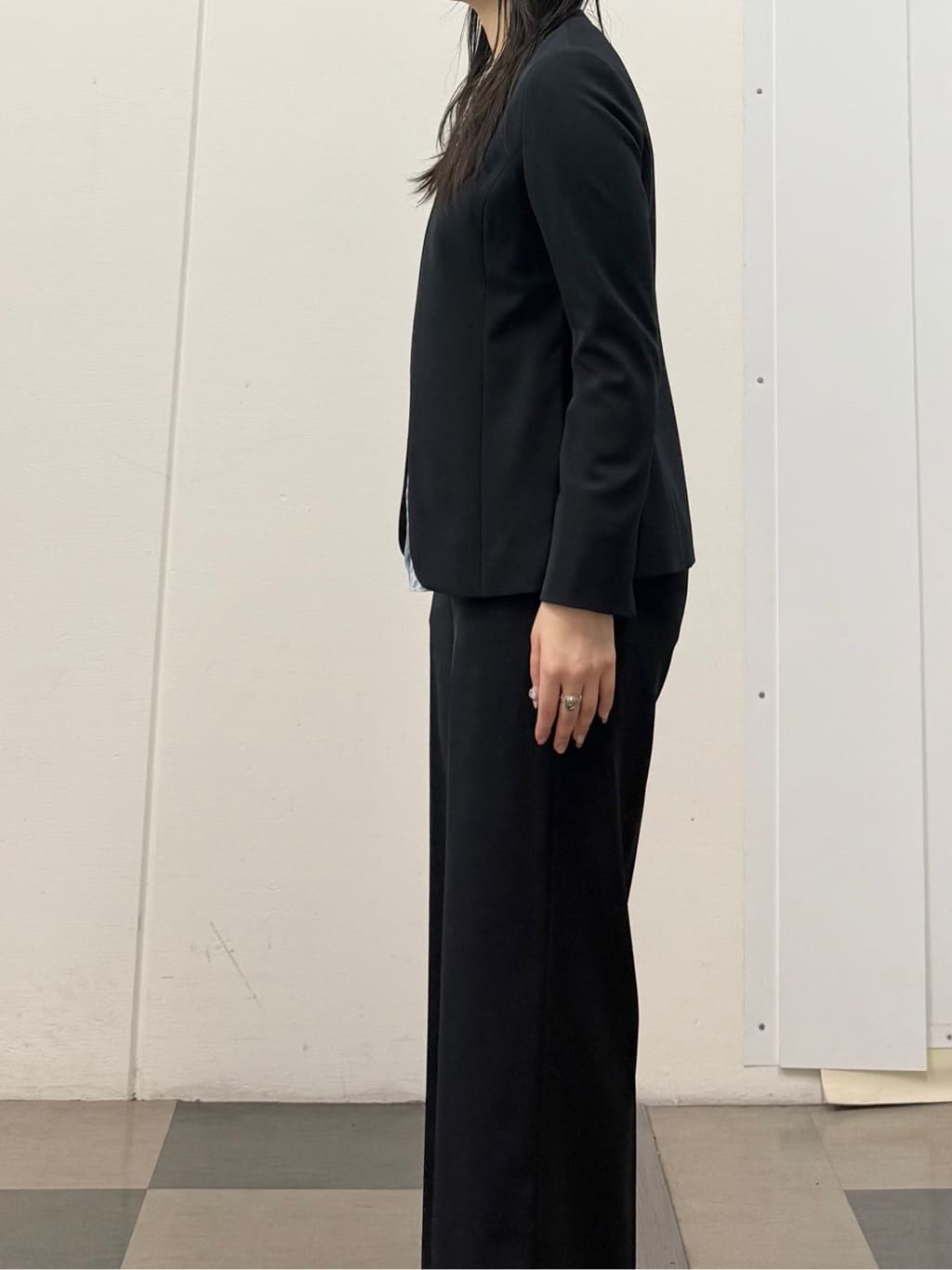 mizukiさんの「INDIVI｜【洗える／UVケア／スーツ】ストレッチノーカラージャケット」を使ったコーディネート