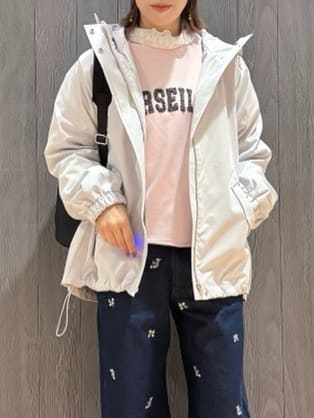 meiさんの「SHOO･LA･RUE｜【洗濯機可/S-LL】コーデの主役になる ロゴアソート 裏毛スウェット」を使ったコーディネート