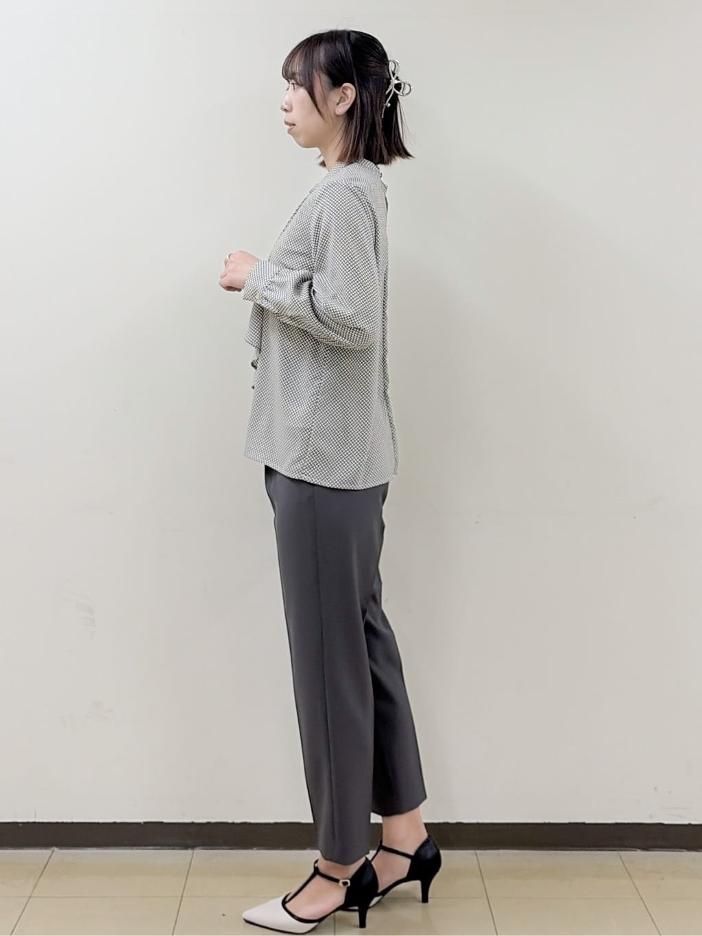 yurinaさんの「index｜アシンメトリーボウタイブラウス【洗濯機OK／イージーアイロン／防シワ】《XS～LL》」を使ったコーディネート
