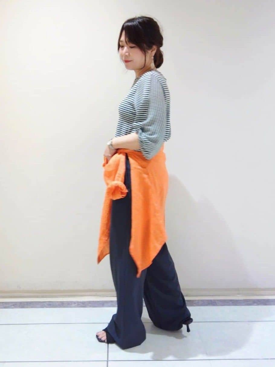 TOMOMIさんの「INDIVI｜【UVケア／吸汗速乾】凹凸素材ねじり袖トップス」を使ったコーディネート