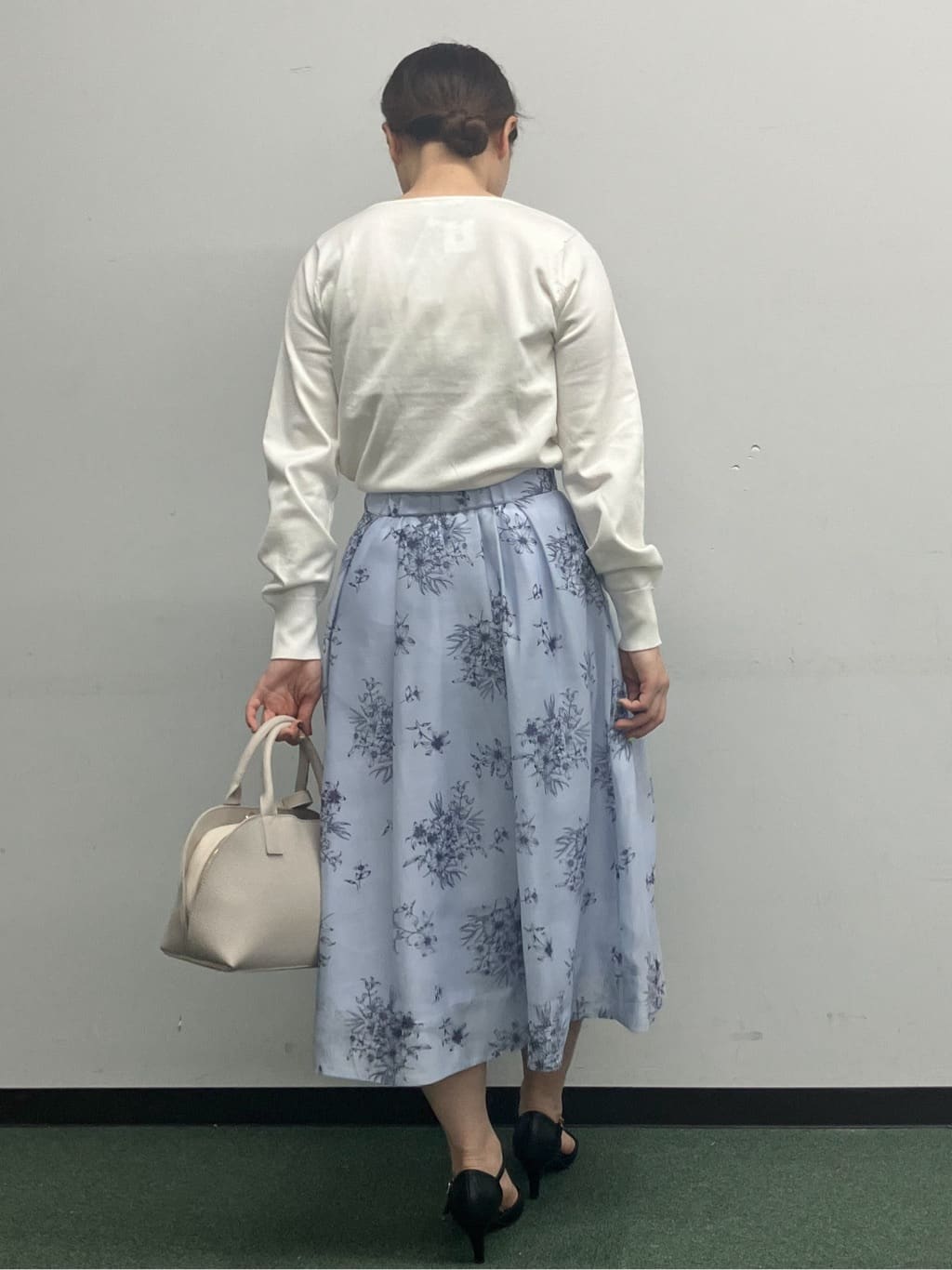 MAYUKIさんの「index｜ゴールドパーツ付きハートネックニット【洗濯機OK】」を使ったコーディネート