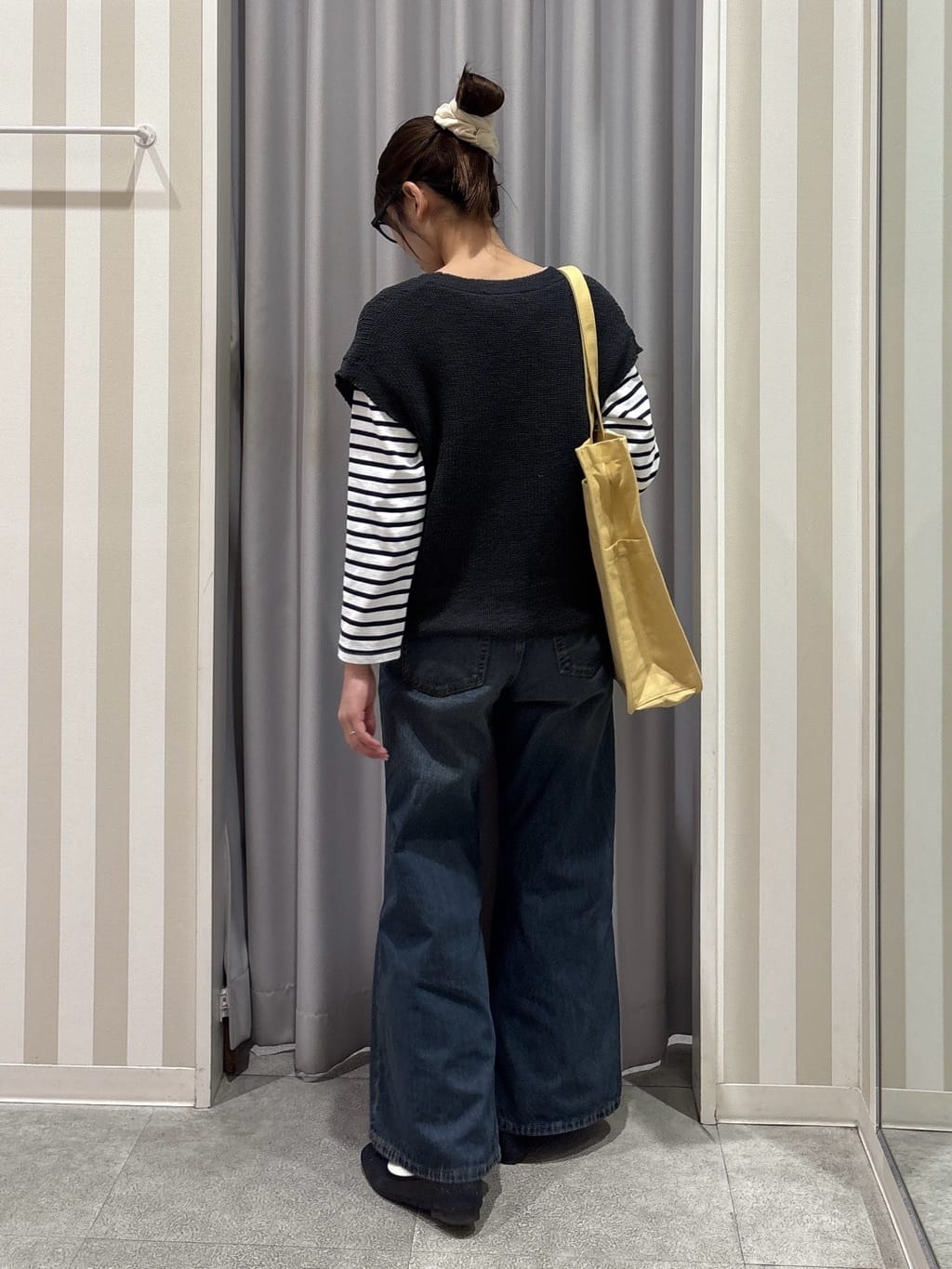 Rikaさんの「SHOO･LA･RUE｜【S-LL/洗濯機可】気軽にレイヤード 前開きざっくりニットベスト」を使ったコーディネート