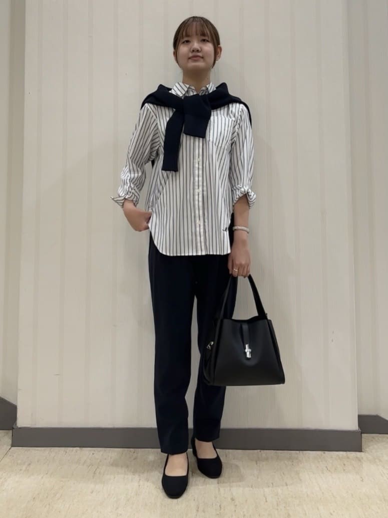 ちひさんの「INDIVI｜【褒められパンツ／高ストレッチ】タックテーパードパンツ」を使ったコーディネート