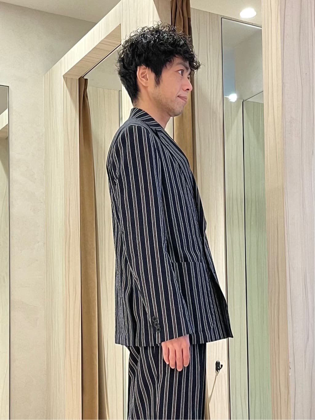 URAさんの「TAKEO KIKUCHI｜【BOWLER HAT LABEL】サッカーストライプ ダブルジャケット」を使ったコーディネート