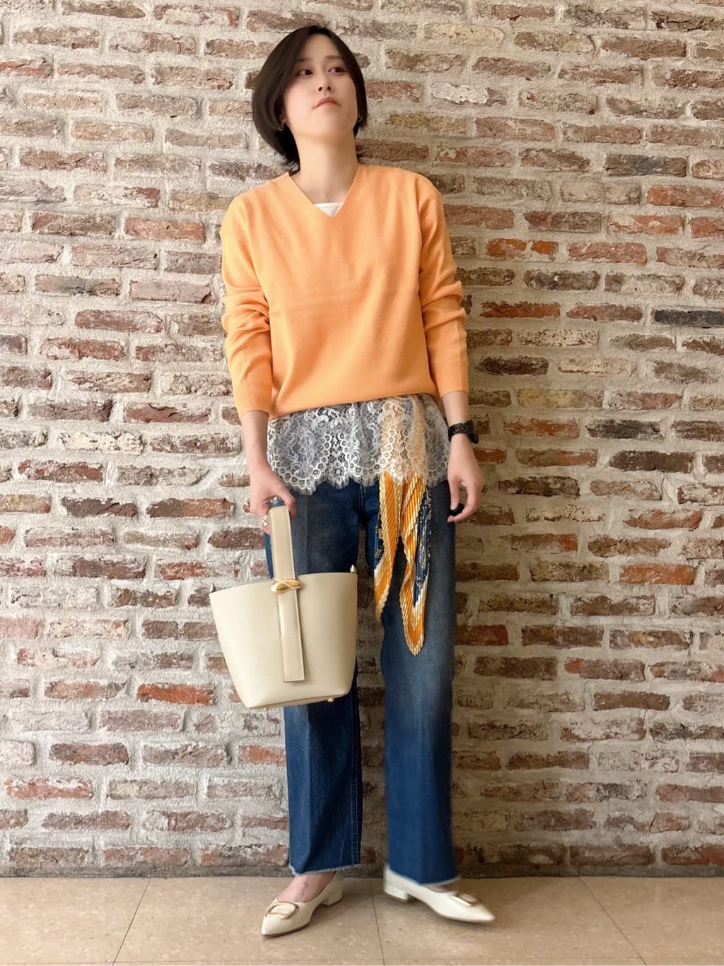 しばさんの「THE SHOP TK｜【S-XLサイズ/上品見えが叶う】Vネックニット/洗濯機OK」を使ったコーディネート