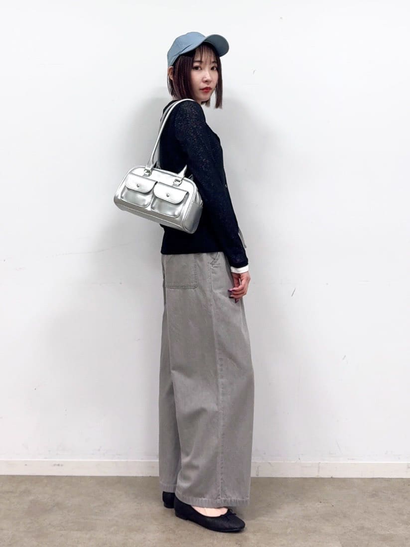 𝐜𝐡𝐢𝐤𝐚さんの「SHOO･LA･RUE｜【高レビュー/着丈選べる/S-LL】ウエストゴムで楽に穿ける ライトオンスデニムイージーワイドパンツ」を使ったコーディネート