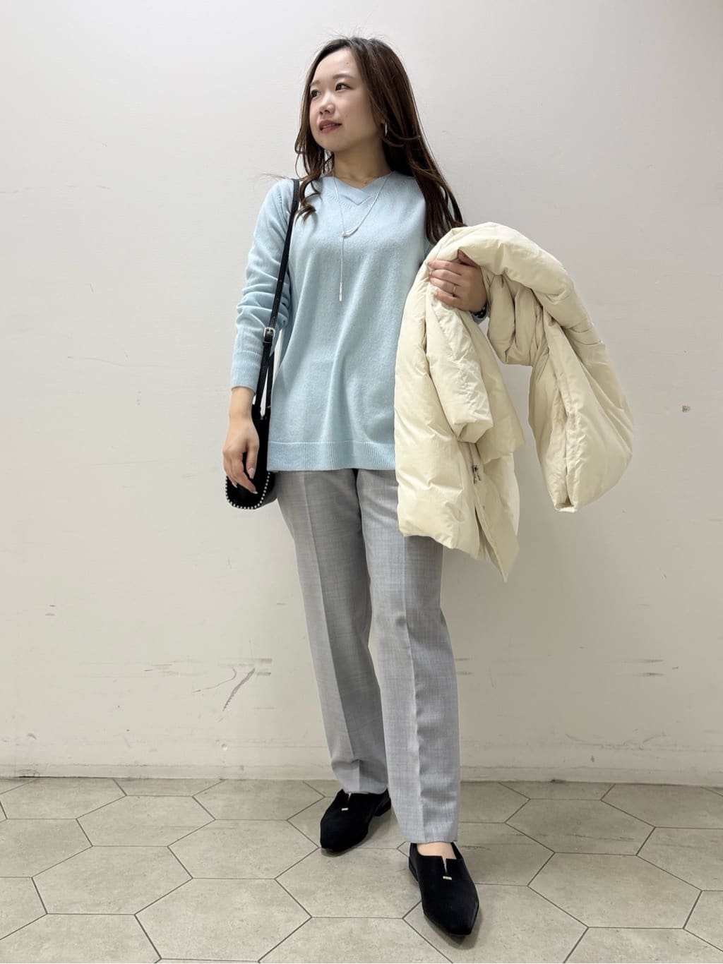 kahoさんの「INDIVI｜【撥水／洗える】ステッチレス ロングダウンコート」を使ったコーディネート