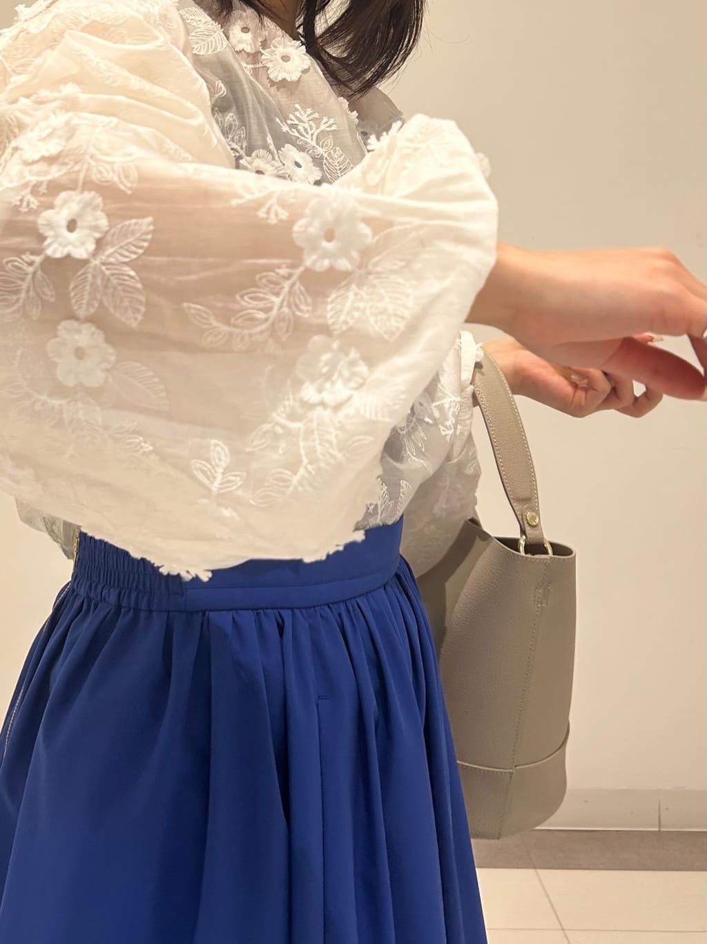 とりみさんの「DRESSTERIOR｜◆【ウォッシャブル/美シルエット】ライト トレンチコート」を使ったコーディネート