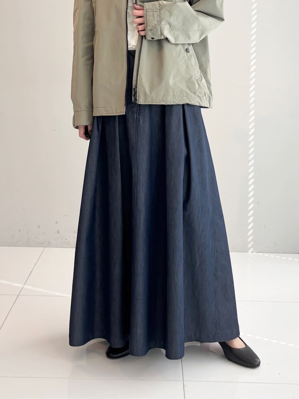 清水夏姫さんの「DRESSTERIOR｜【ウォッシャブル/撥水素材】撥水ツイル マウンテンパーカー」を使ったコーディネート