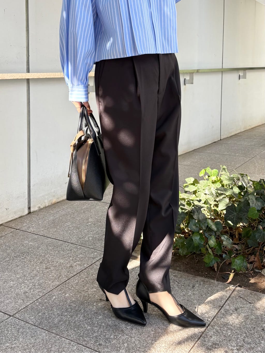 みさかさんの「index｜ブロード短丈タックシャツ【洗濯機OK】《5col》」を使ったコーディネート