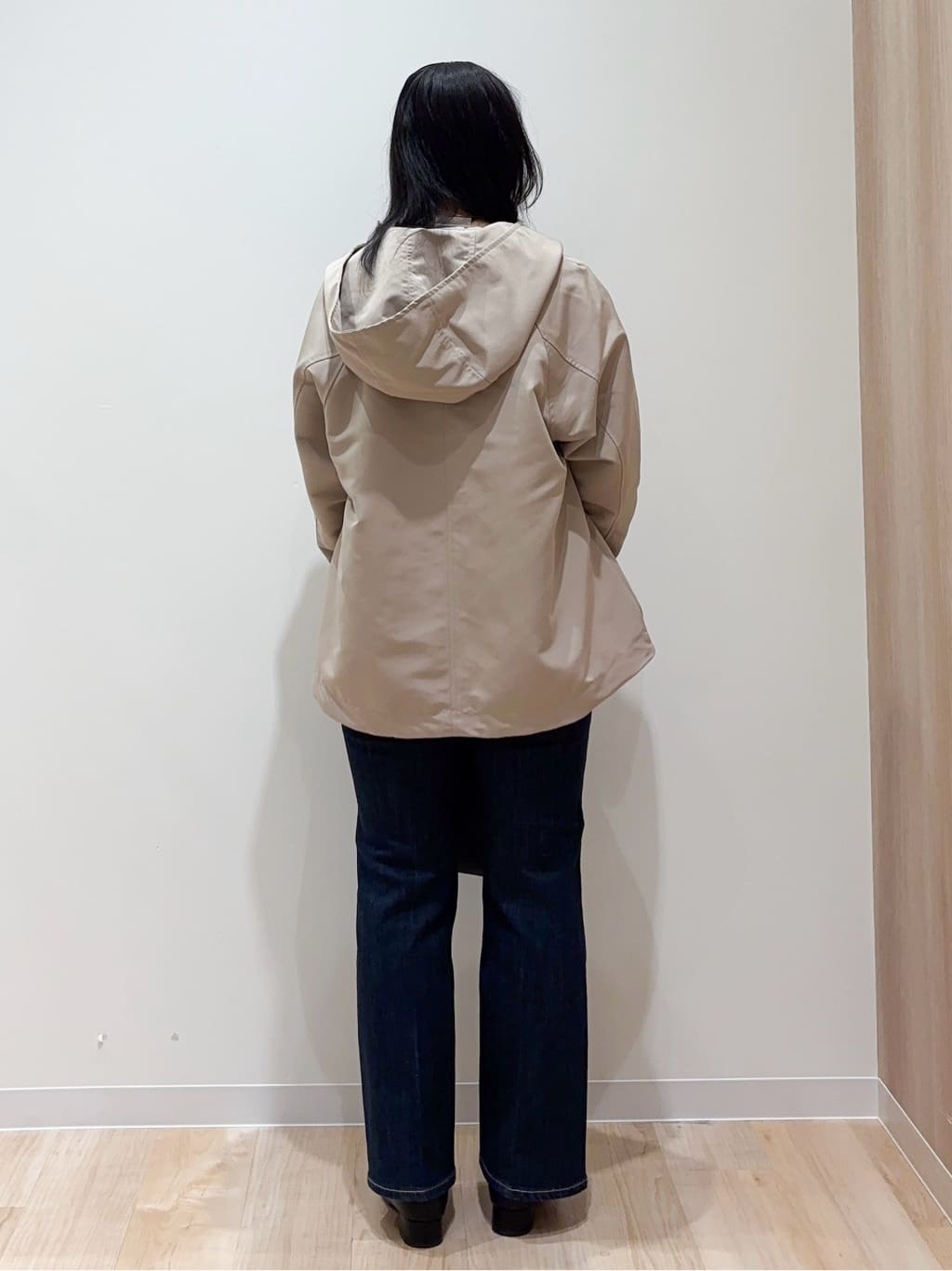 miraiさんの「grove｜【撥水】きれいめに着こなせるマウンテンパーカ」を使ったコーディネート