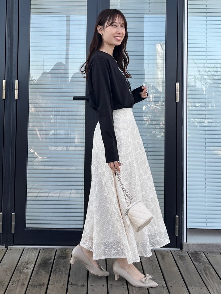 はばさんの「Couture brooch｜【綿100％・洗える】パリジェンヌ プリントTシャツ」を使ったコーディネート