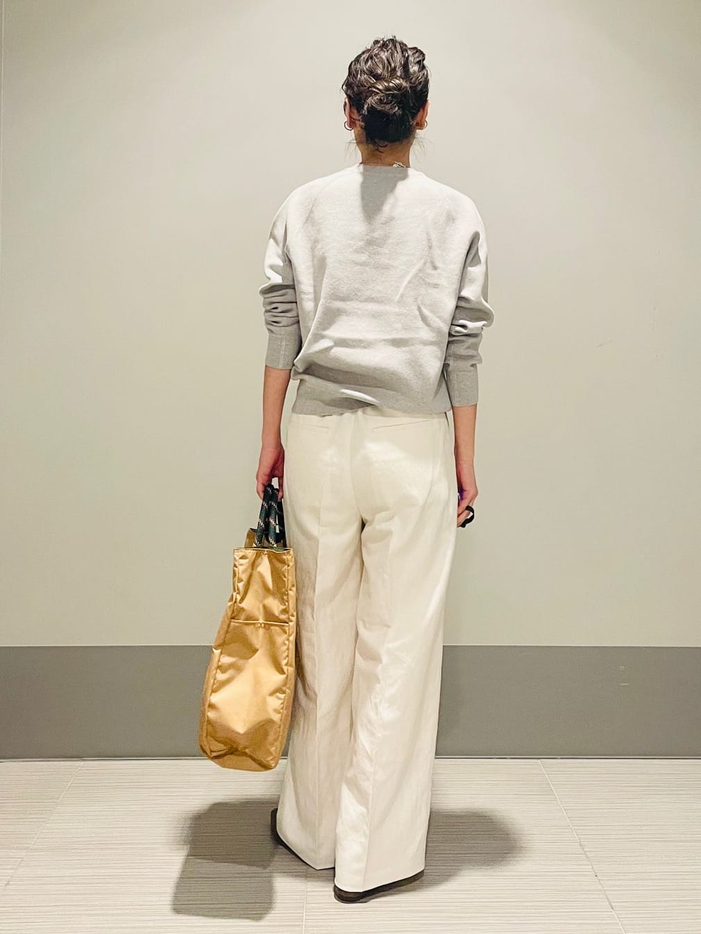 Annさんの「DRESSTERIOR｜◆ウォッシャブルコットンカシミヤプルオーバーニット」を使ったコーディネート