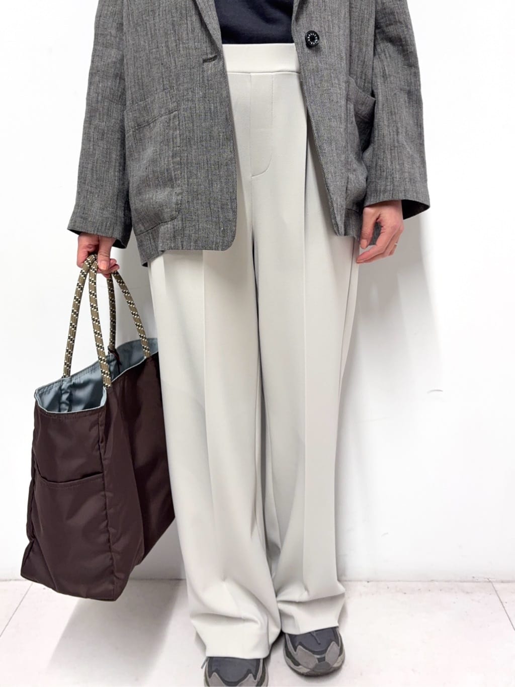Nishijimaさんの「DRESSTERIOR｜【接触冷感/ウォッシャブル】センタープレスジョーゼットパンツ」を使ったコーディネート