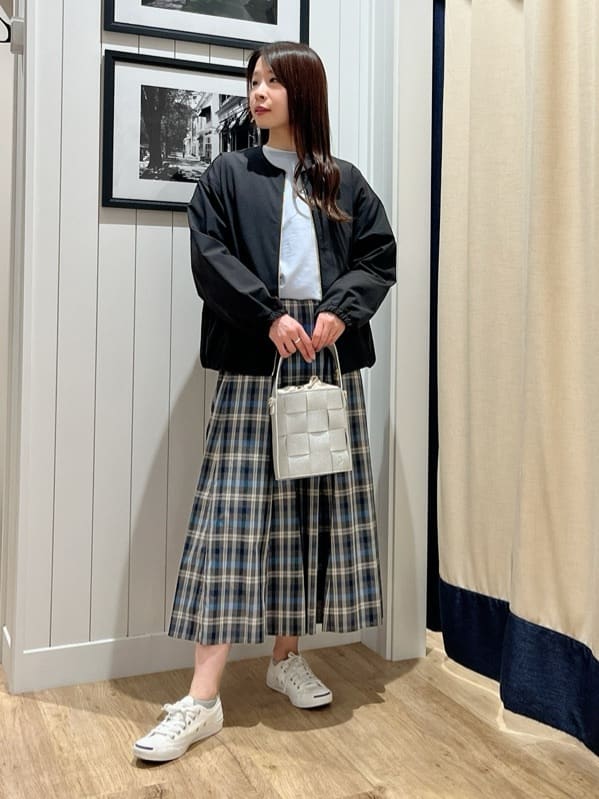 mihoさんの「Dessin｜【360度可愛い・洗える】バックヘンリーカットソー」を使ったコーディネート