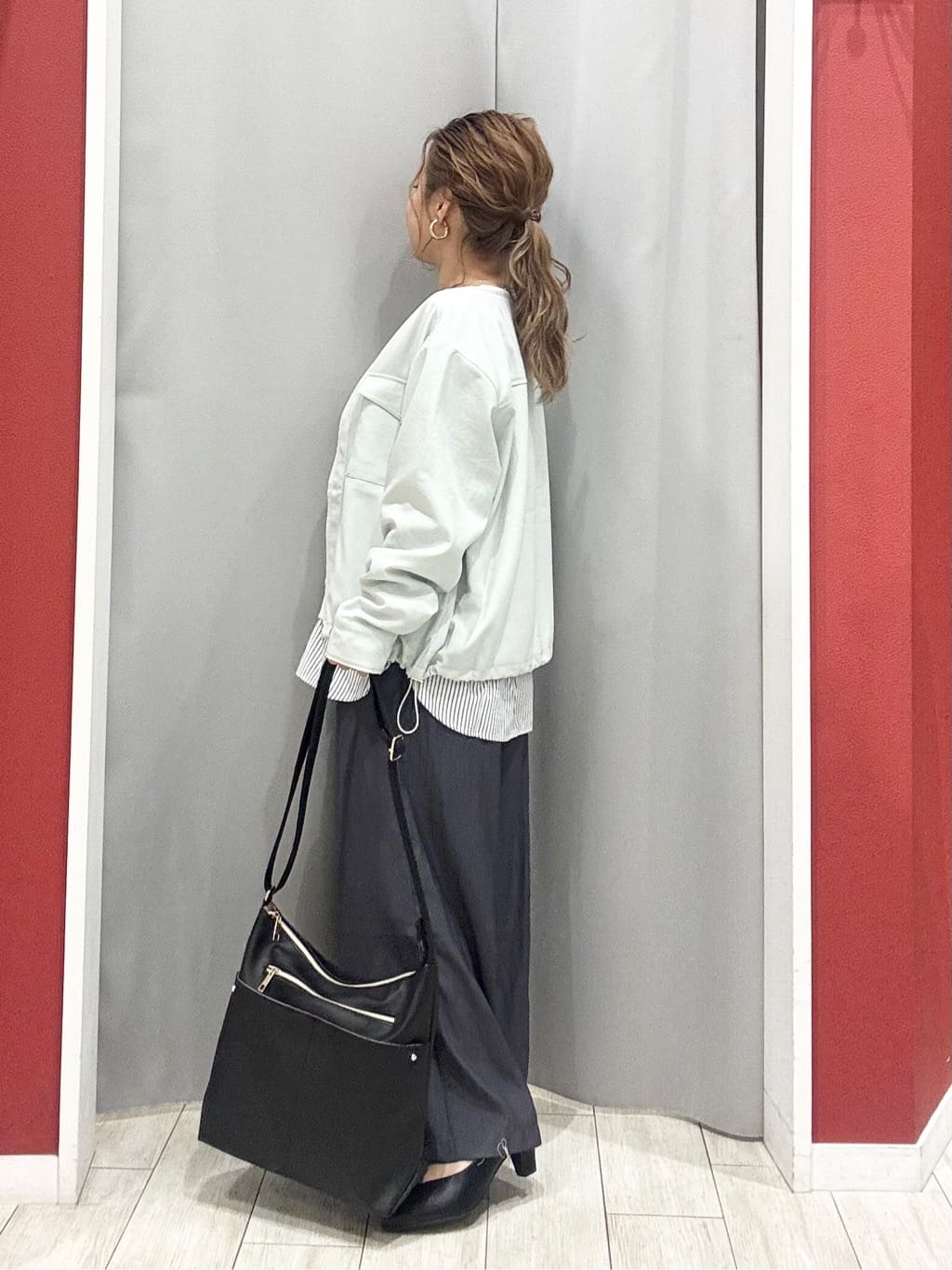 shioさんの「SHOO･LA･RUE｜【S-LL】サッと羽織れてきれい見え　フラップポケット ノーカラーブルゾン」を使ったコーディネート