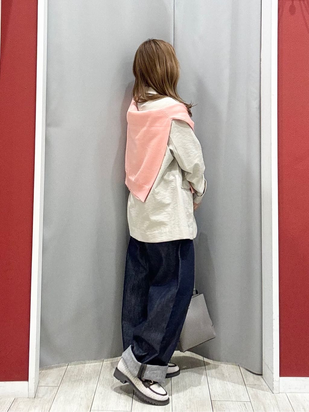 shioさんの「SHOO･LA･RUE｜【S-LL/セットアップ可/イージーケア/UV】オンにもオフにも 軽やかシングルジャケット」を使ったコーディネート