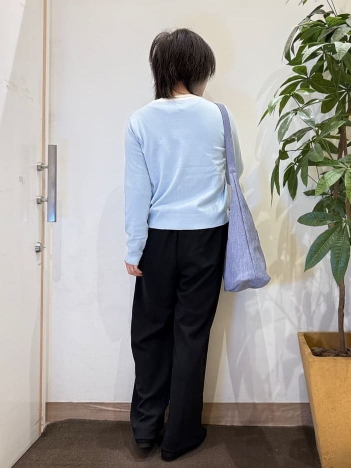 misakiさんの「SHOO･LA･RUE｜【洗濯機可/S-LL/アンサンブル可】すっきりと好印象 配色クルーネックニット」を使ったコーディネート