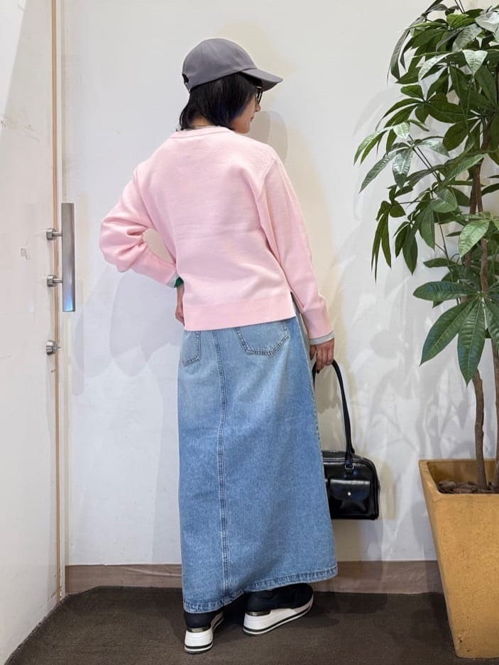 misakiさんの「SHOO･LA･RUE｜【洗濯機可/S-LL/インしなくても着られる】1枚で決まる　レイヤード風スウェットライクニット」を使ったコーディネート