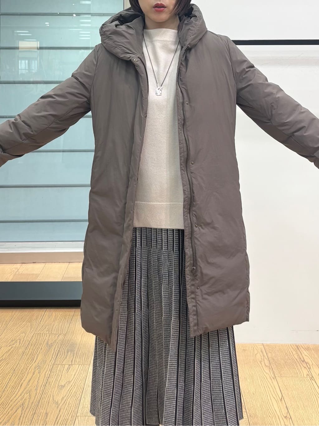 asamiさんの「INDIVI｜【洗える／カシミヤ混】ボトルネック ドルマンスリーブニット」を使ったコーディネート
