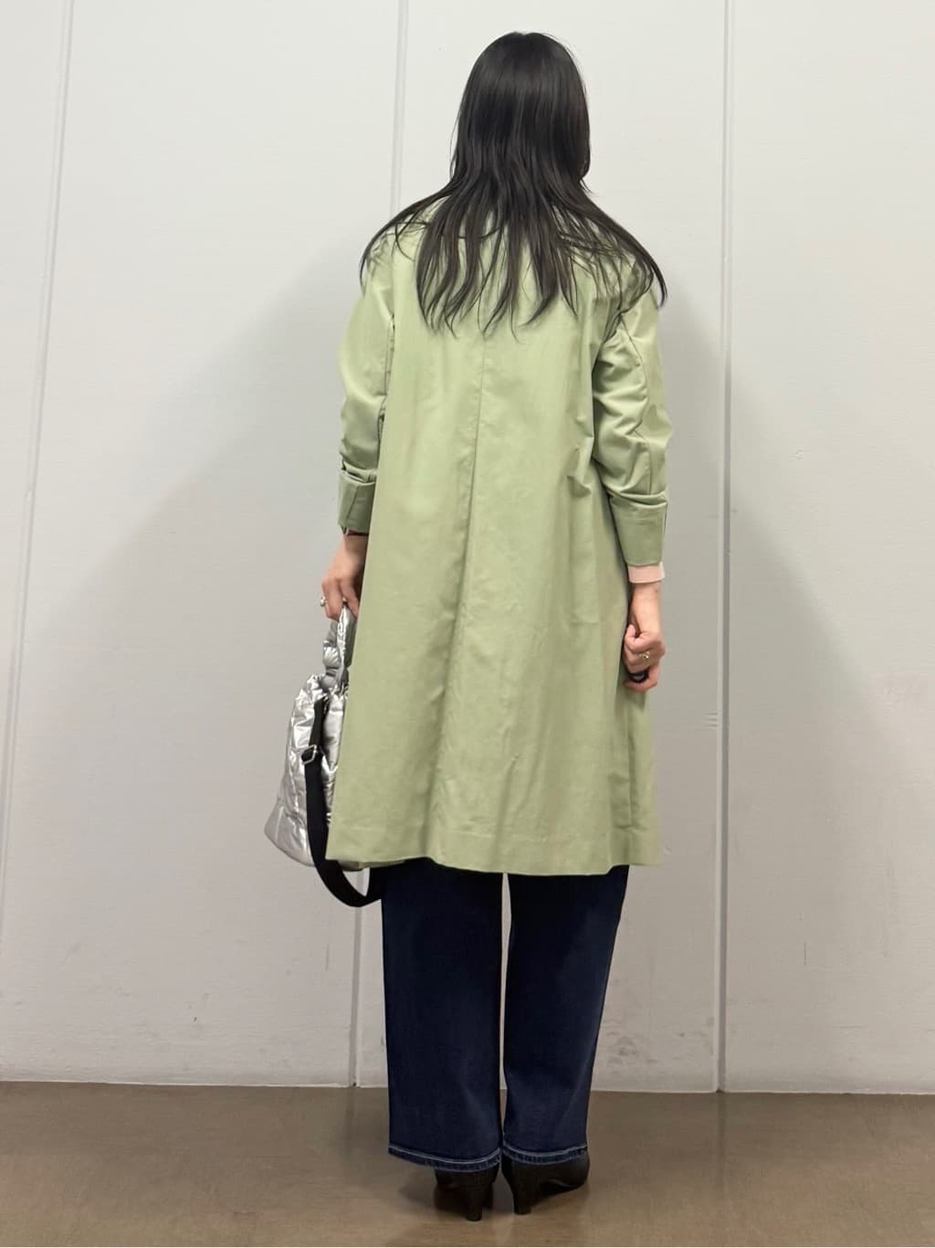mizukiさんの「INDIVI｜【撥水／軽量】ミニマル スタンドカラーコート」を使ったコーディネート