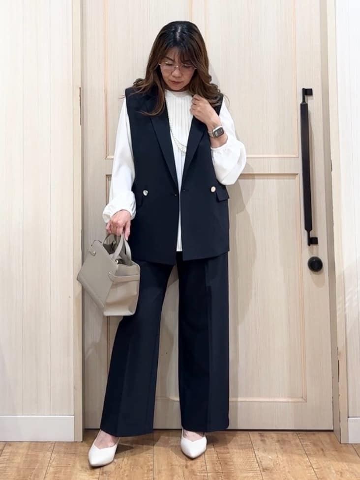 Y O k Oさんの「SHOO･LA･RUE｜【セットアップ可/S-LL/洗濯機可】サッと羽織ってこなれ見え ダブルブレストジレ」を使ったコーディネート