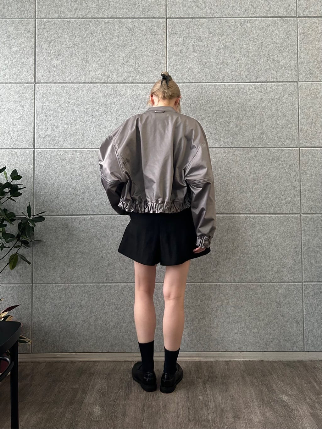 honoka Aさんの「CODE A｜satin bomber jacket」を使ったコーディネート