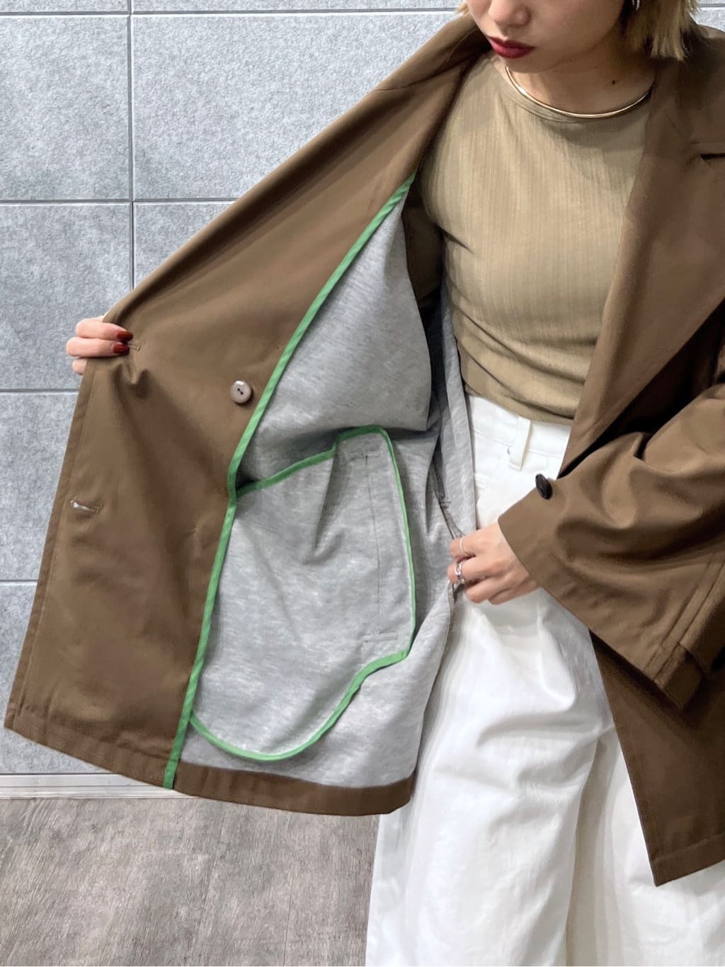Harukaさんの「INDIVI｜【撥水】ボンディングショートトレンチ」を使ったコーディネート