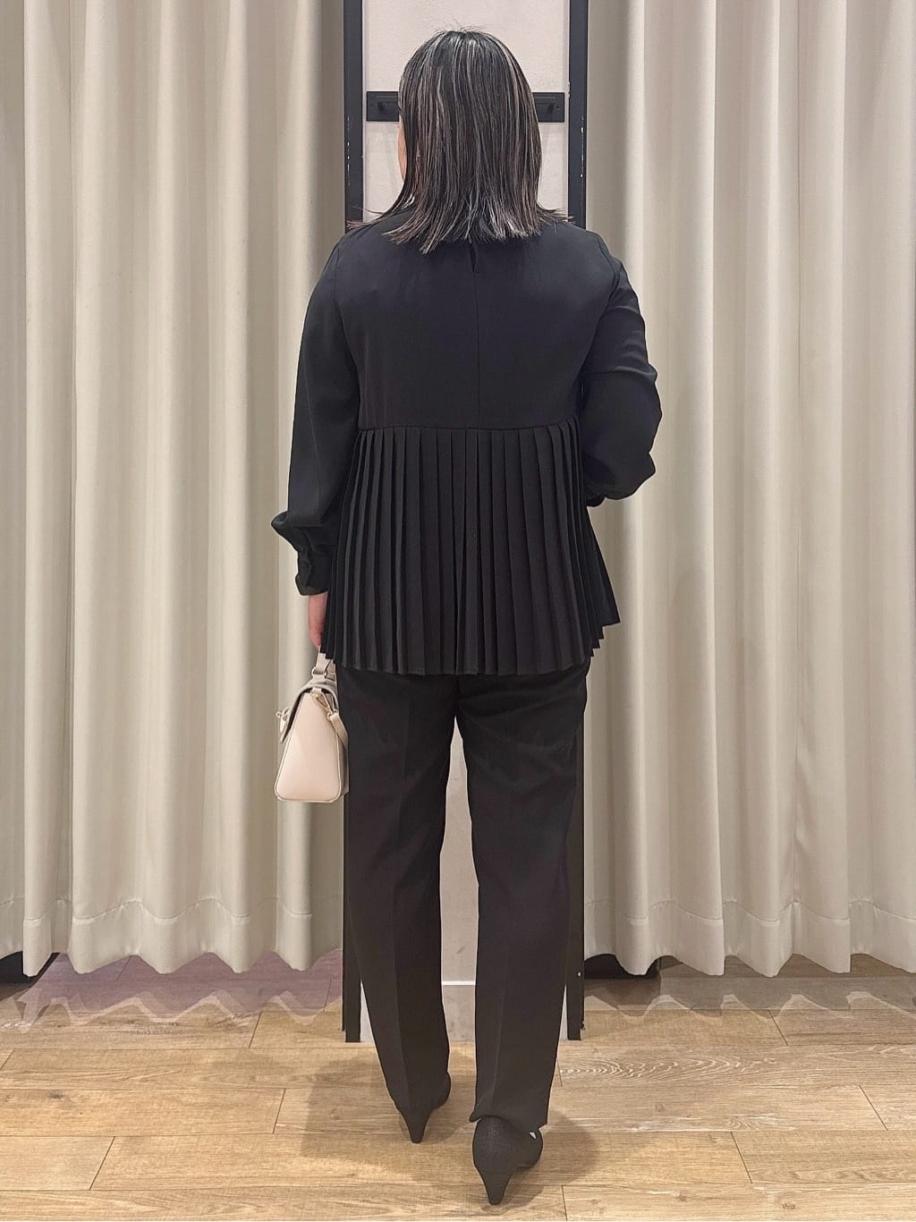 SoRAoさんの「grove｜【マシンウォッシュ／防シワ/SS-3L】ストレッチテーパードパンツ」を使ったコーディネート