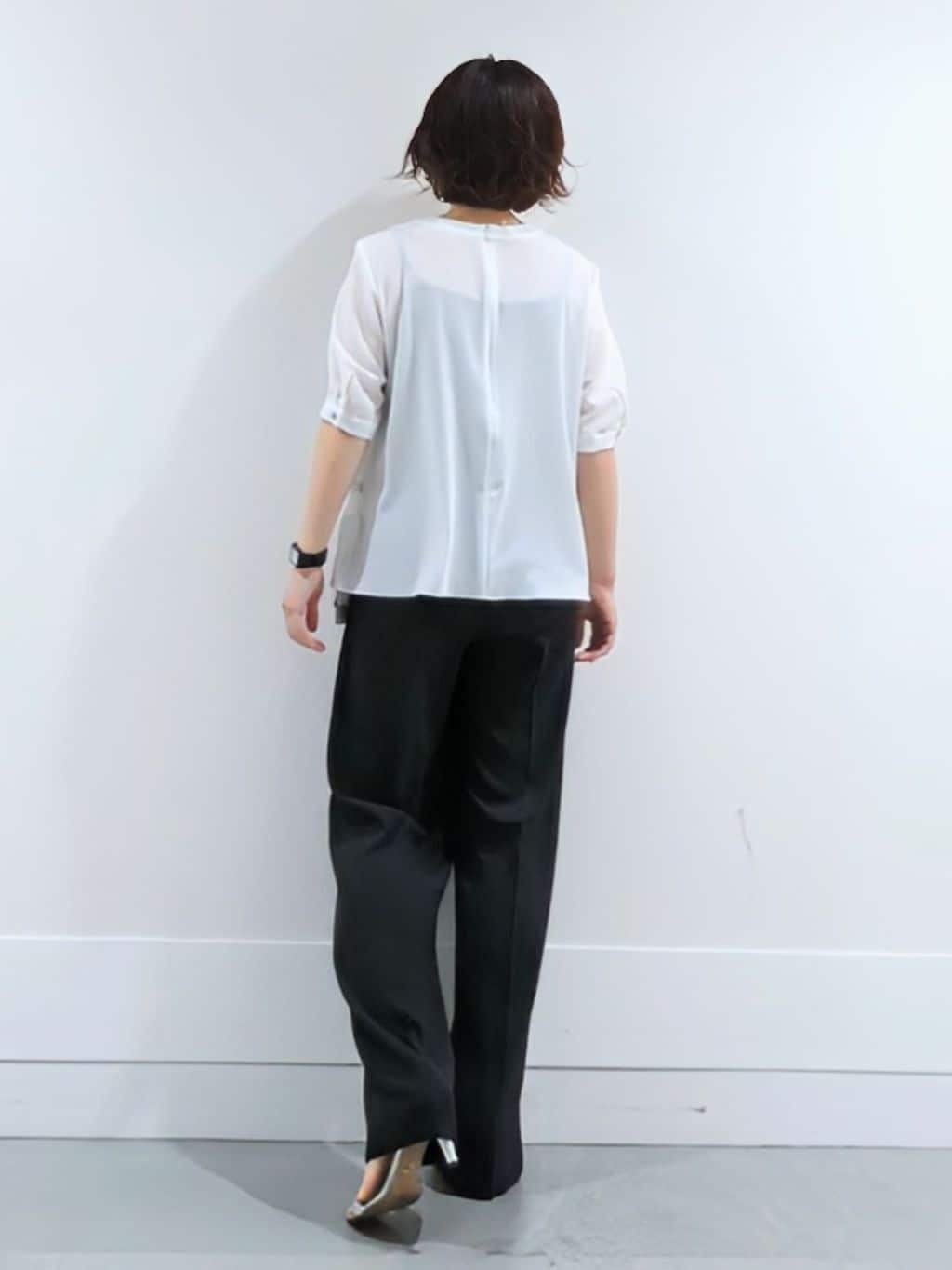 ミズタさんの「UNTITLED｜【洗える/ストレッチ/通勤】Vネックブラウス」を使ったコーディネート