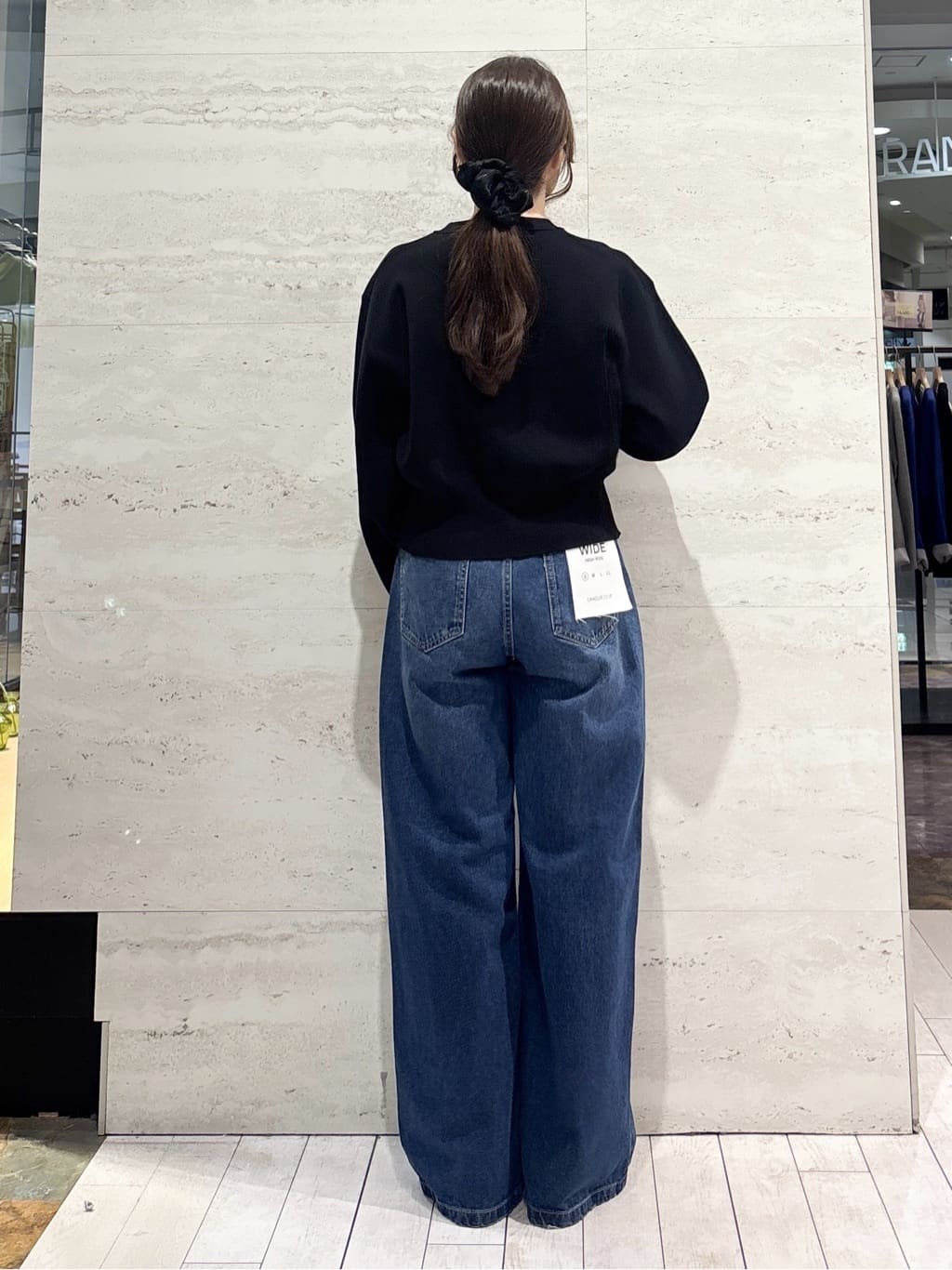 かほさんの「OPAQUE.CLIP｜ワイドストレートデニムパンツ【洗濯機OK】《S～LL》」を使ったコーディネート