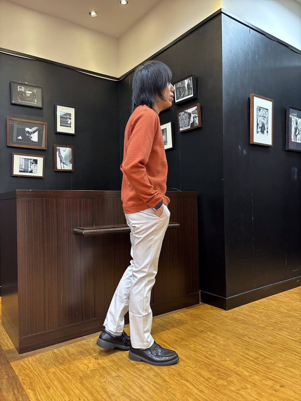 moritaさんの「TAKEO KIKUCHI｜【BOWLER HAT LABEL】Tエンブレム デニムシャツ」を使ったコーディネート