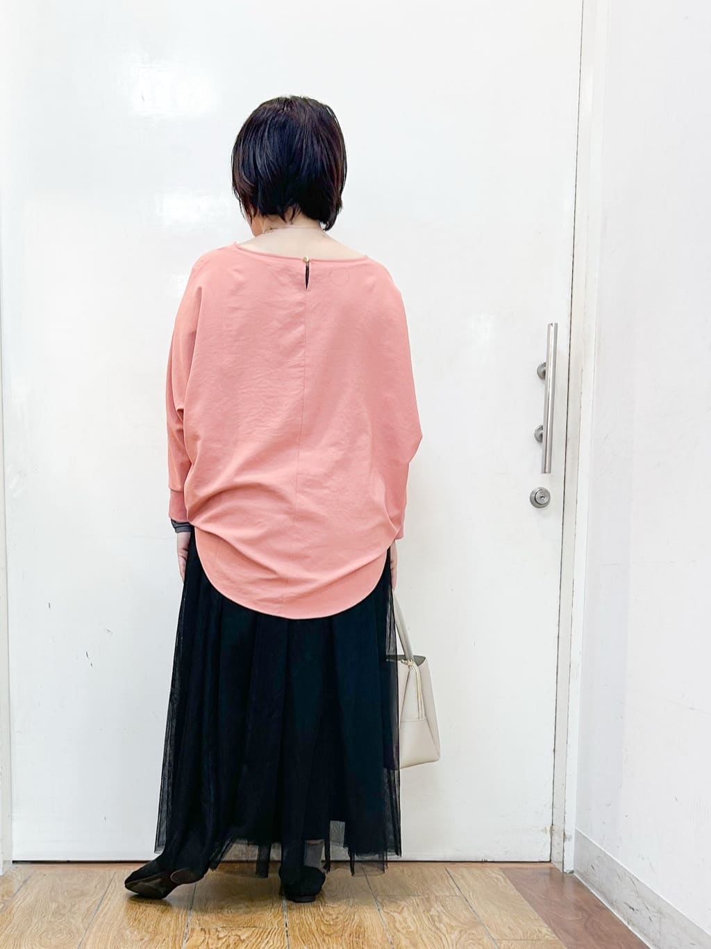 haruさんの「SHOO･LA･RUE｜【着丈選べる/体型カバー/洗濯機可】さらさらとろん ドルマンブラウス」を使ったコーディネート