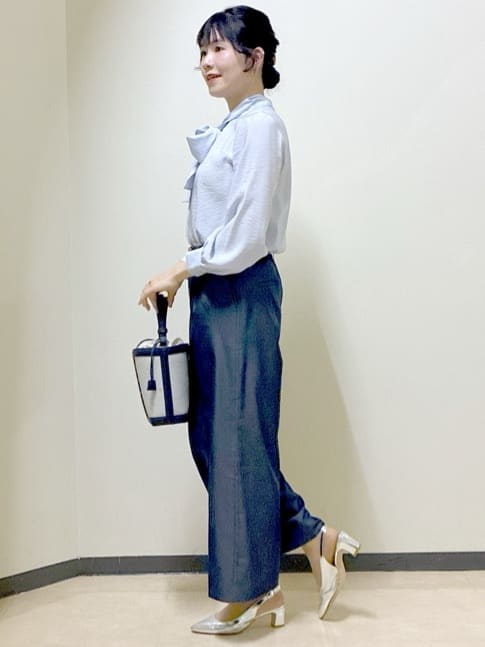  beni_gingerさんの「Reflect｜【通勤／ボウタイ取り外し可】ボウタイ付きバンドカラーブラウス」を使ったコーディネート
