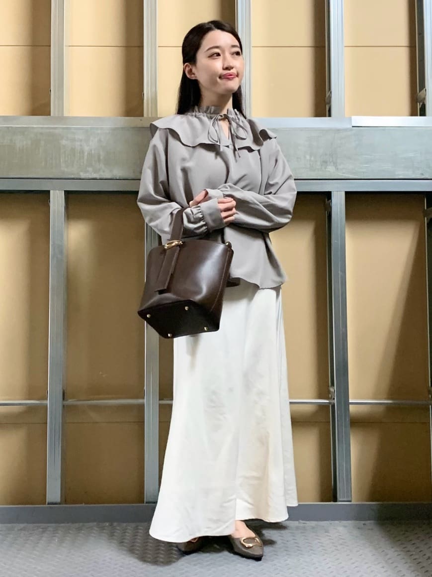 sahoさんの「THE SHOP TK｜大人のフェミニンカジュアルに エアリーフリルブラウス」を使ったコーディネート