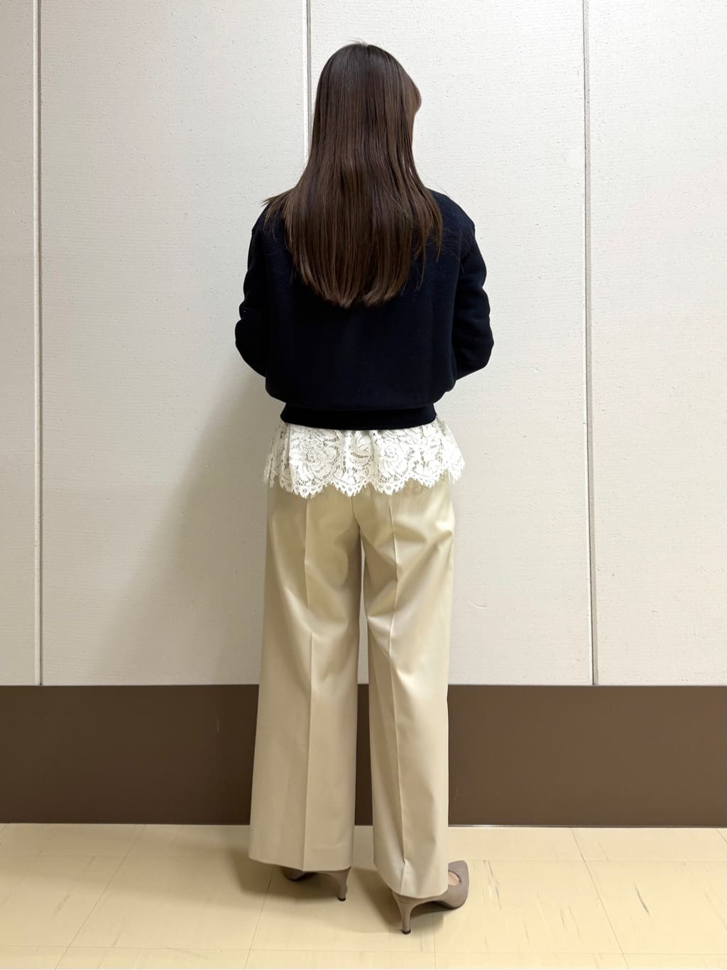 mamiさんの「INDIVI｜【洗える／レイヤードにおすすめ】レース切り替えカットソー」を使ったコーディネート