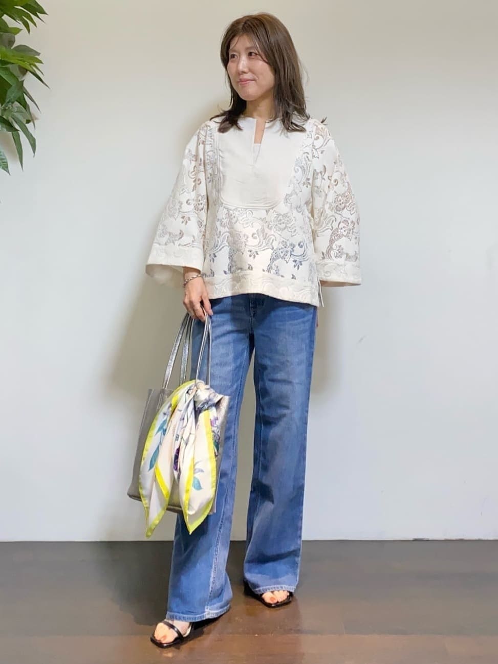 tomoさんの「UNTITLED｜【Healthy DENIM】別注Quiche（キッシュ）セミフレアデニム」を使ったコーディネート