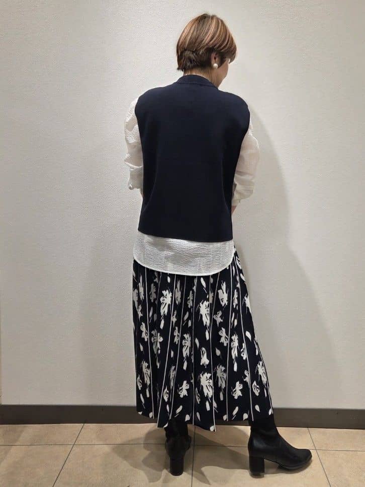 yoshiさんの「Reflect｜【セットアップ可】ダブルジャカードニットベスト」を使ったコーディネート
