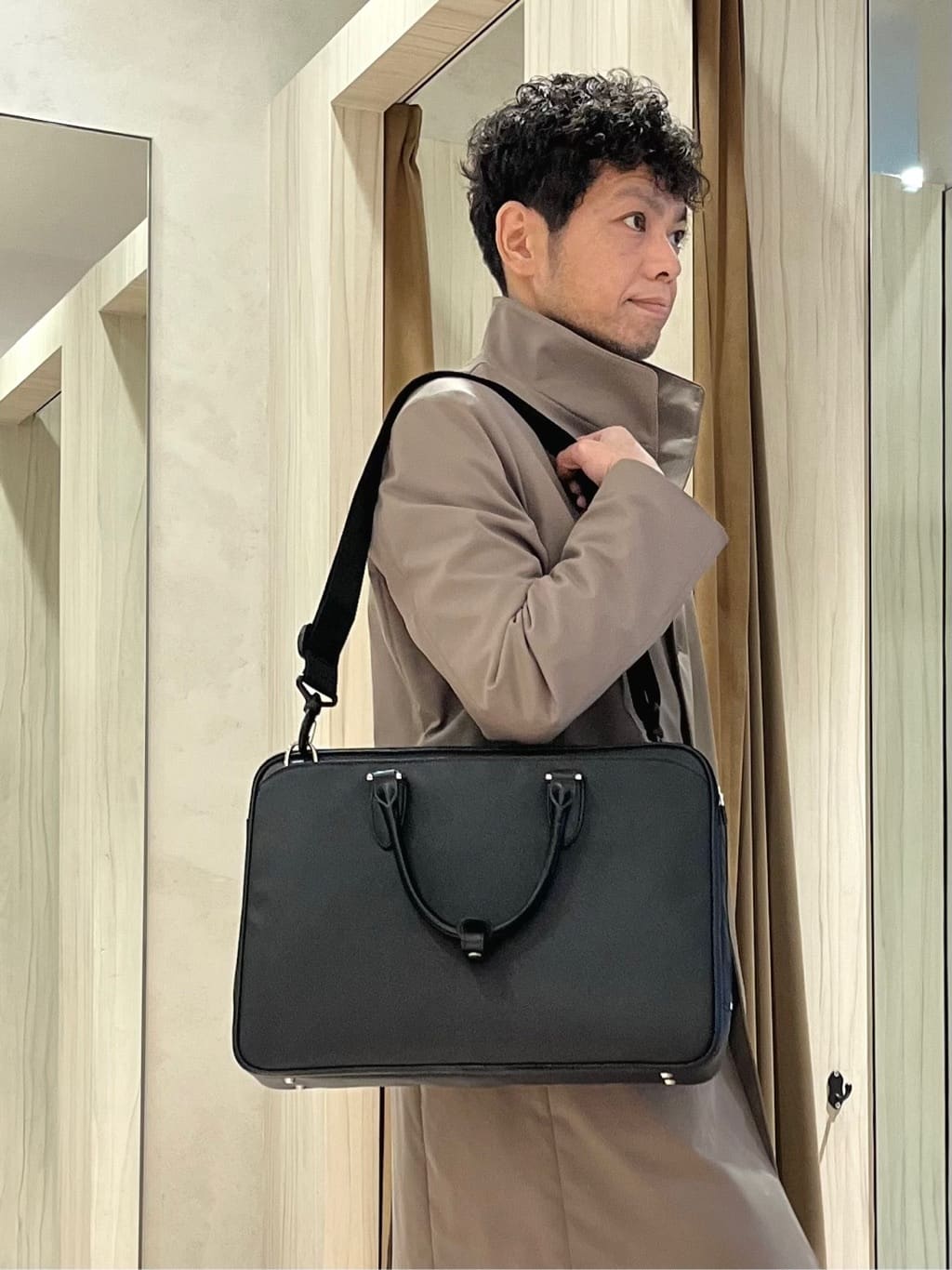URAさんの「TAKEO KIKUCHI｜撥水ツイル スタンドカラー コート」を使ったコーディネート