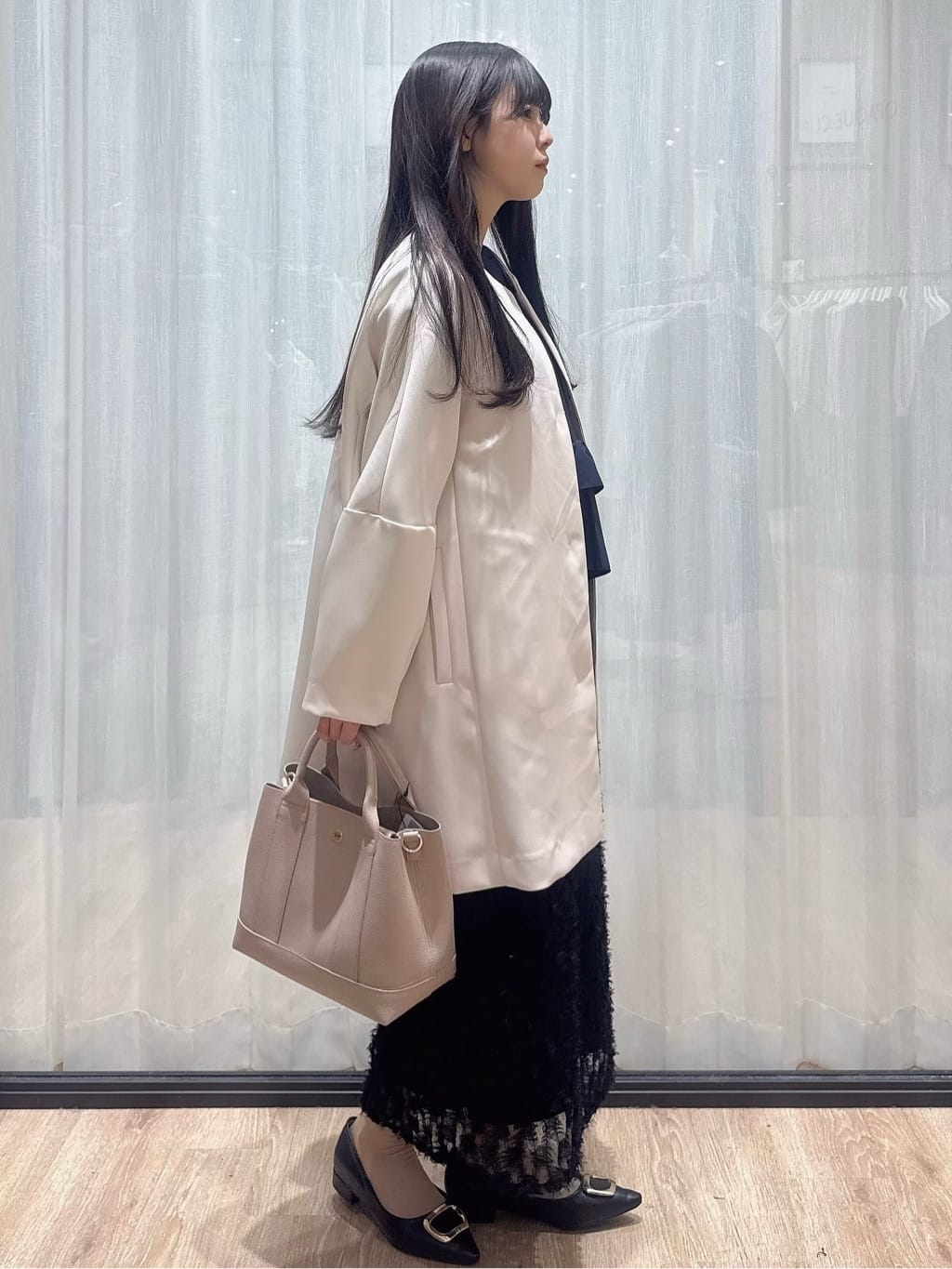 ぞうげさんの「OPAQUE.CLIP｜フォルムスリーブミドルコート【洗濯機OK】」を使ったコーディネート