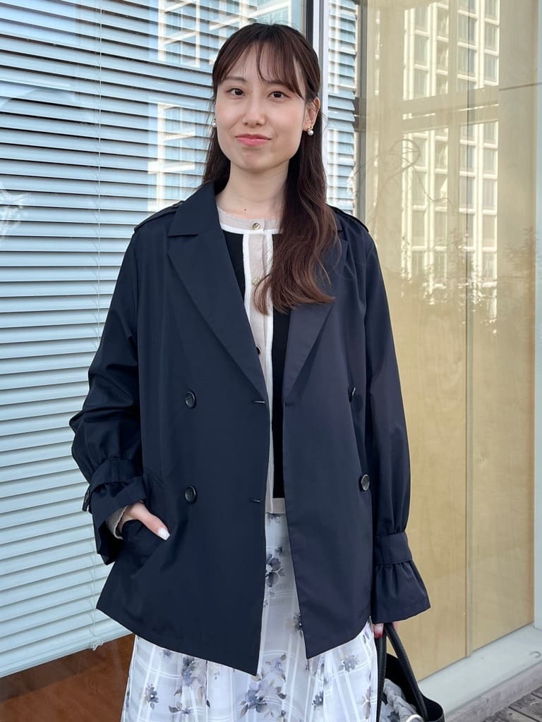 はばさんの「Couture brooch｜【撥水・洗える】ハーフ トレンチコート」を使ったコーディネート