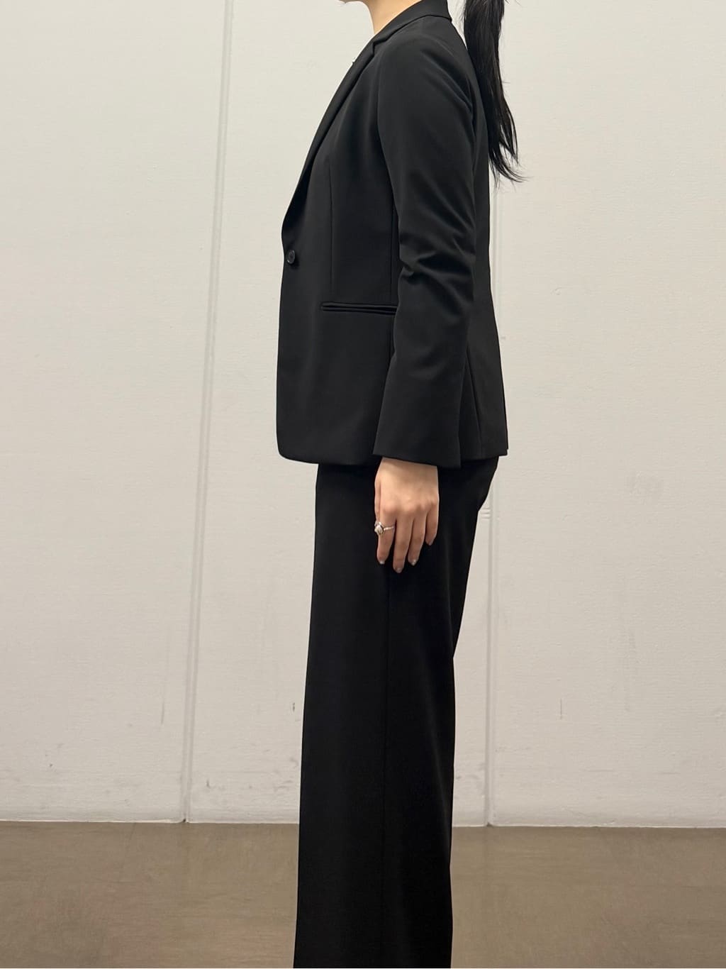 mizukiさんの「INDIVI｜【通勤スーツ／洗える】ストレッチワイドパンツ」を使ったコーディネート