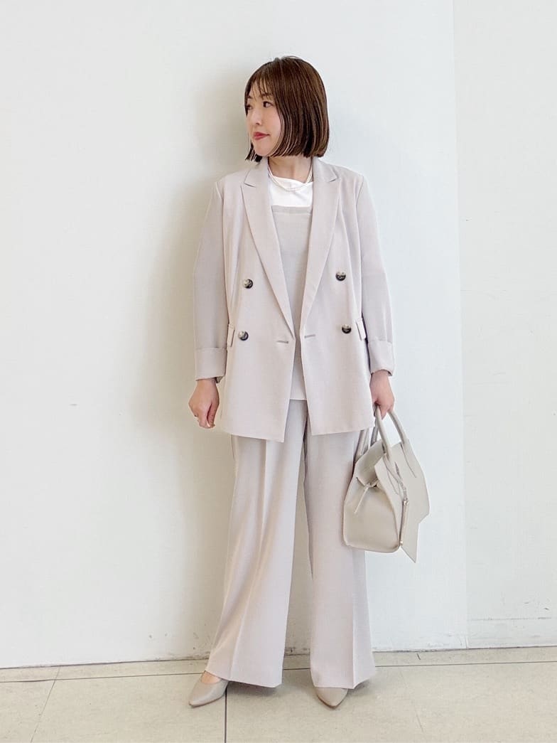 yoshiyaさんの「INDIVI｜【ラム革／美脚／通勤】レザーパンプス」を使ったコーディネート