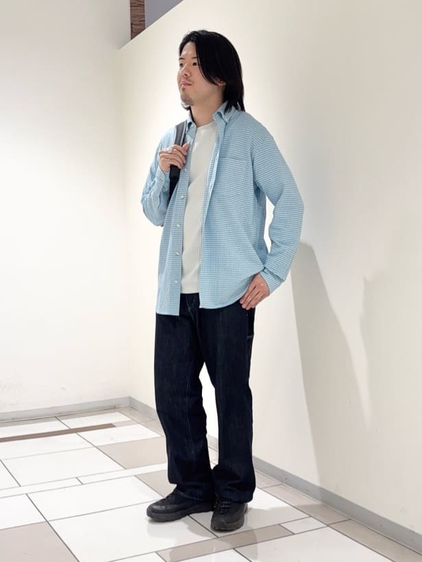 及川さんの「TAKEO KIKUCHI｜【抗菌防臭/シーズンレス】シアサッカーギンガムチェック ストレッチシャツ」を使ったコーディネート