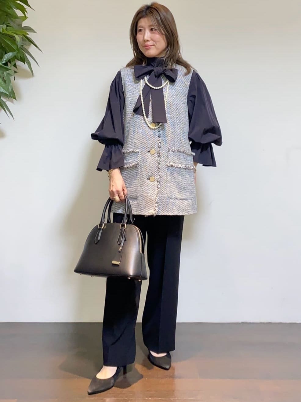 tomoさんの「UNTITLED｜【オンオフ使える】スラブツイード ジレ」を使ったコーディネート