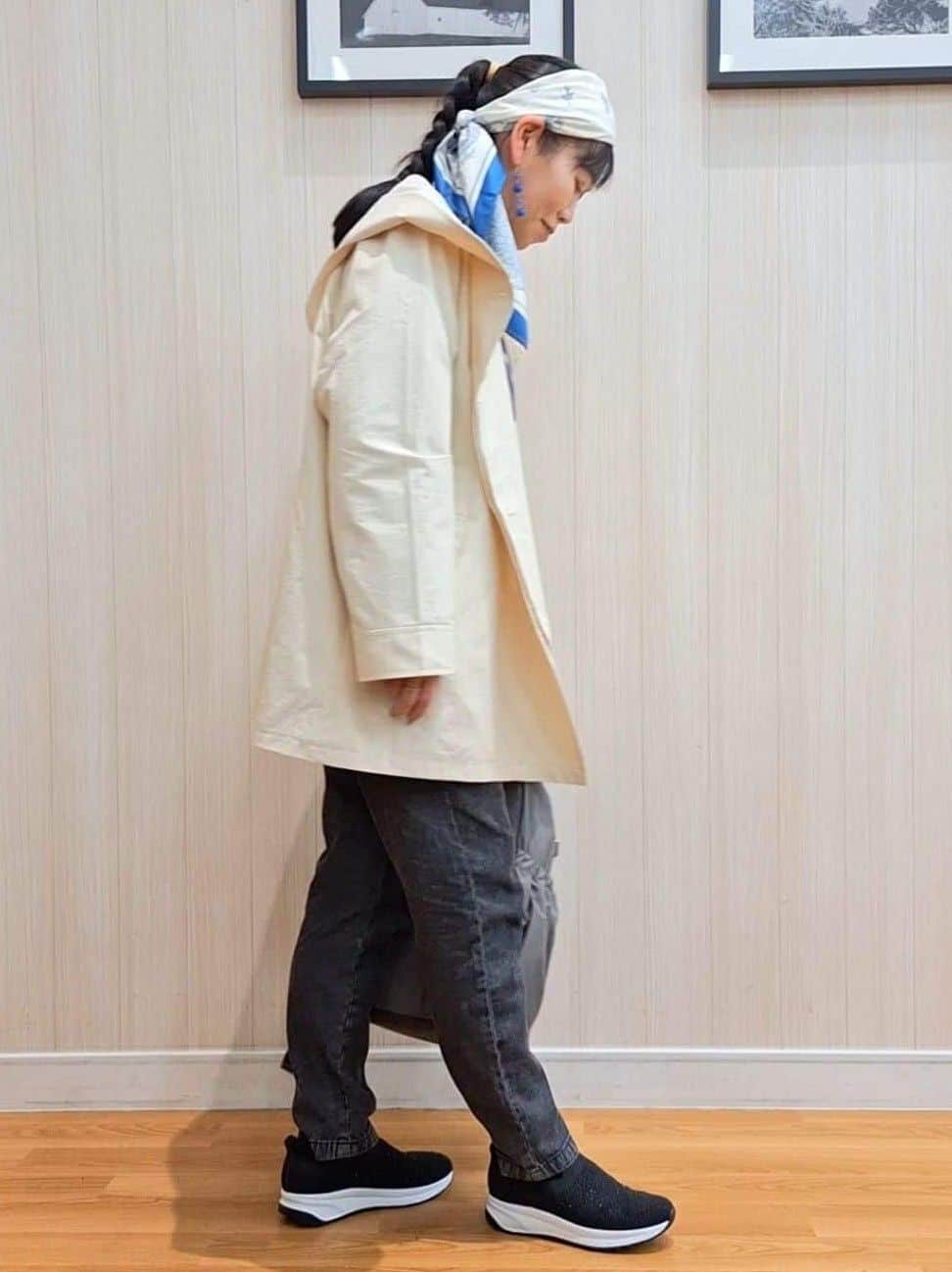 Saoさんの「SHOO･LA･RUE｜【防花粉/洗濯機可/S-LL】ゆったり着られる 大人のテントフーディージャケット」を使ったコーディネート