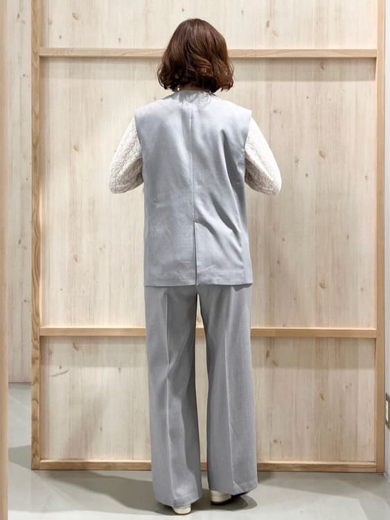 nakoさんの「THE SHOP TK｜【通勤にもカジュアルにも】CAVIAN ジレ/セットアップ可」を使ったコーディネート