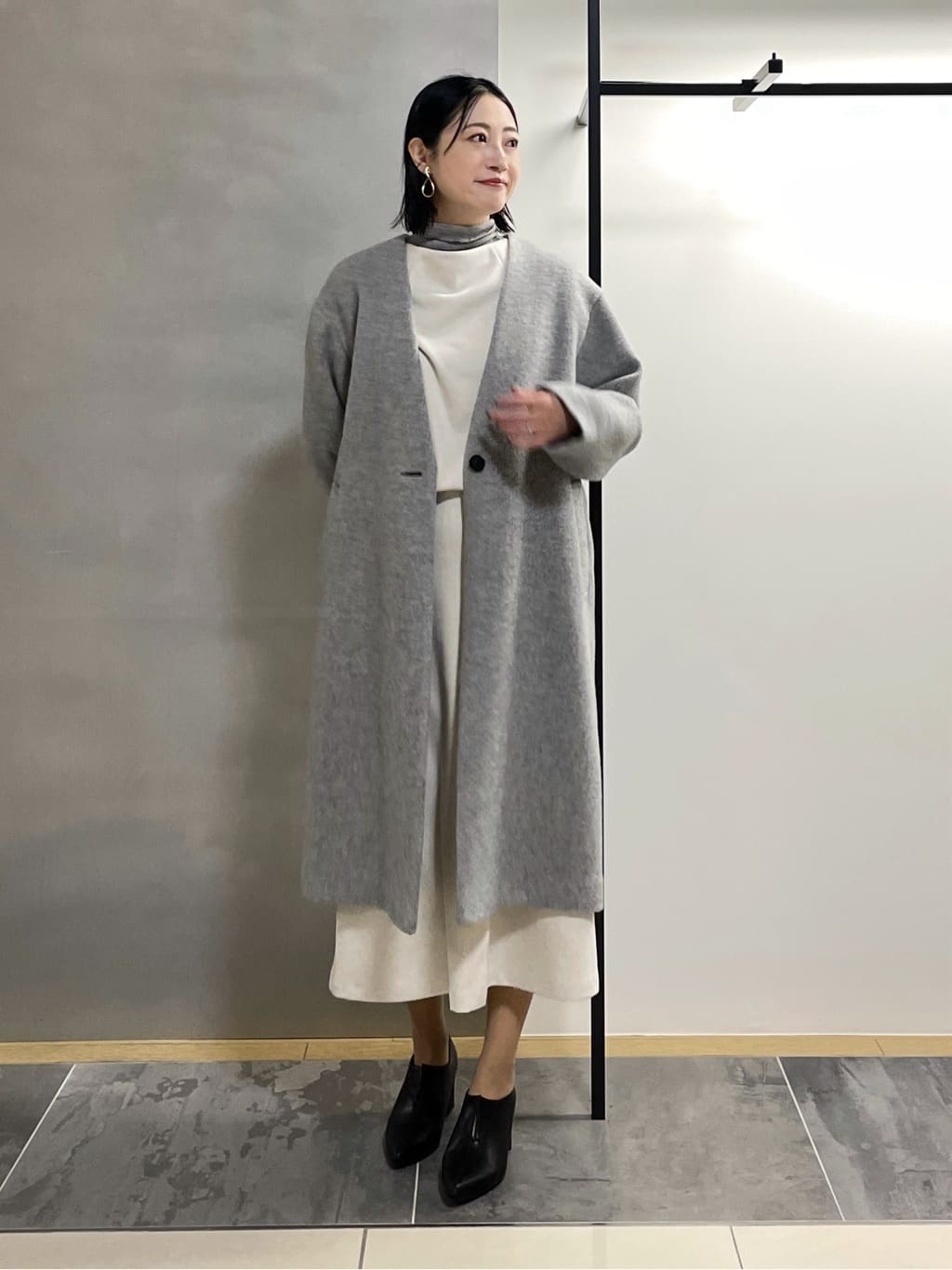 shihoさんの「INDIVI｜【SETUP可能／洗える／UVケア】ライトジャージ ボトルネックトップス」を使ったコーディネート