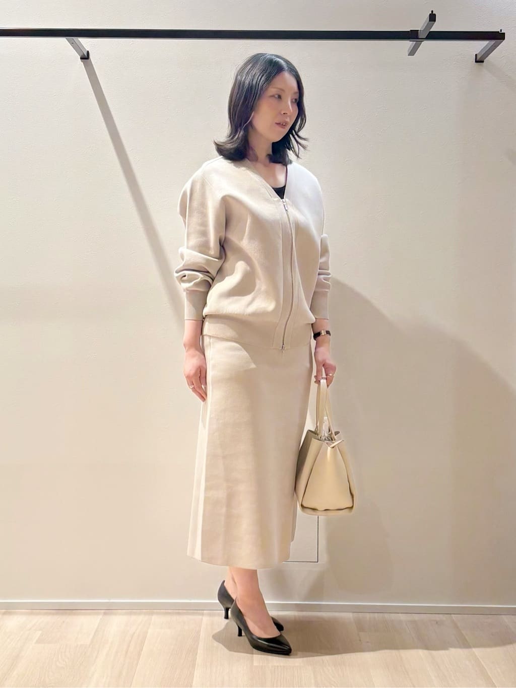yさんの「UNTITLED｜◆【軽羽織り/セットアップ可】ジップアップニットカーディガン」を使ったコーディネート