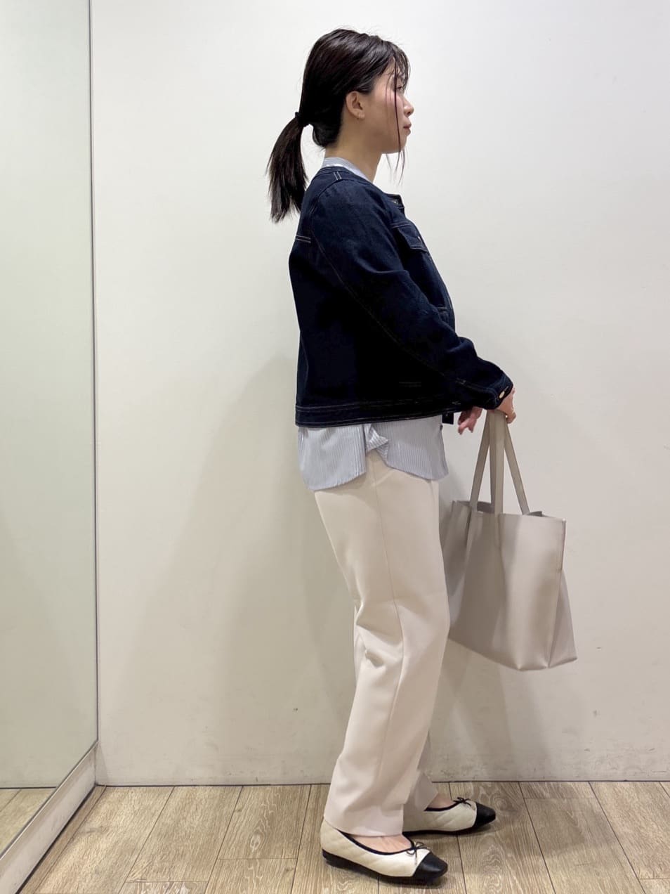 mameさんの「index｜ミニマルノーカラーデニムジャケット【洗濯機OK】」を使ったコーディネート